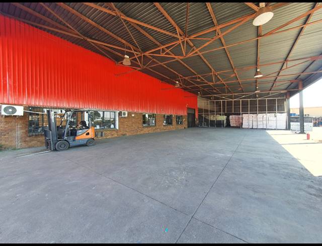2,100M² WAREHOUSE TO LET IN CITY DEEP